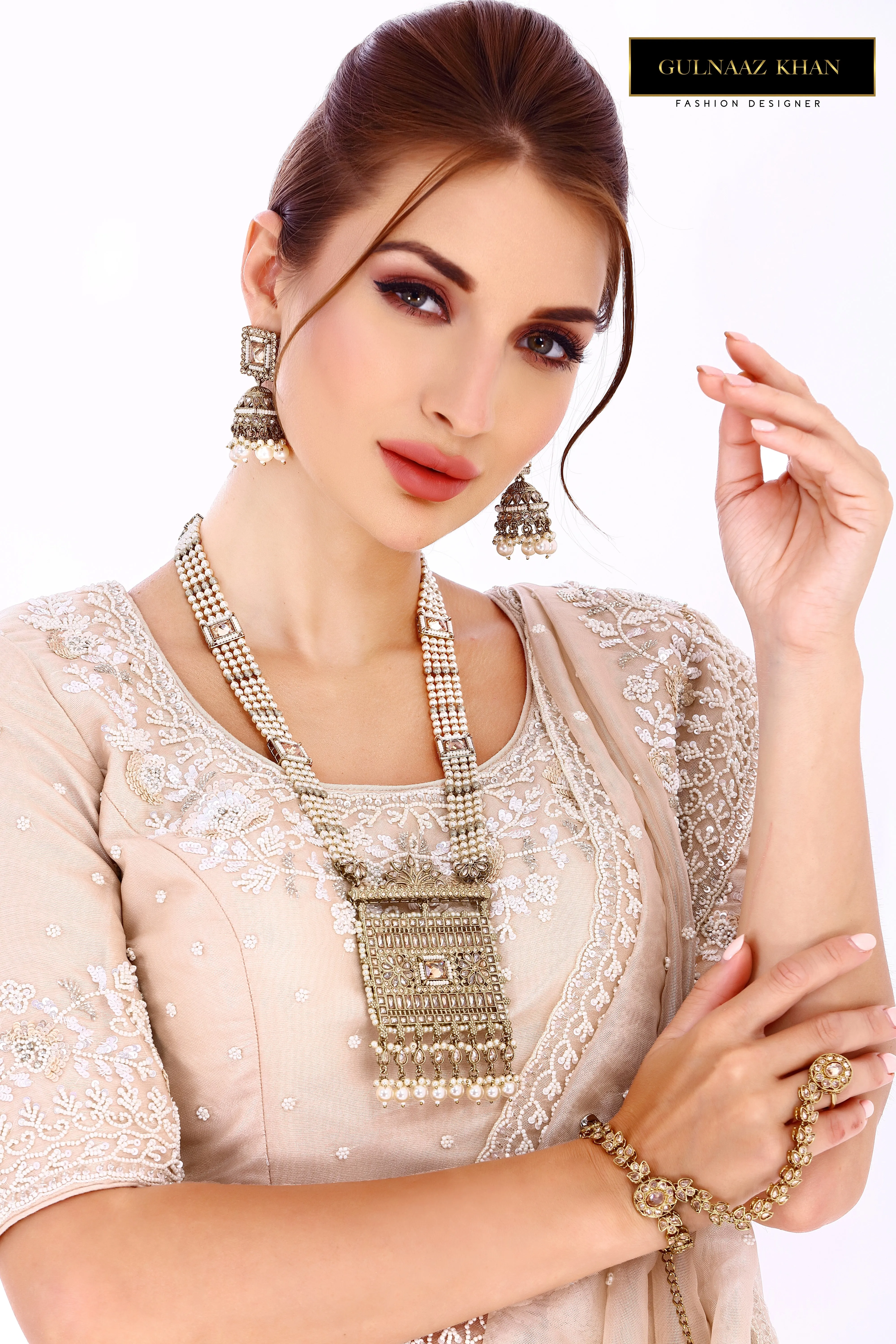 Aania - Threadwork Saree