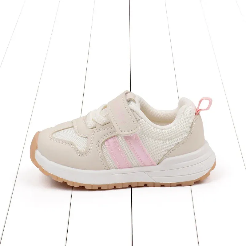 Baby athletic shoes with non-slip soles